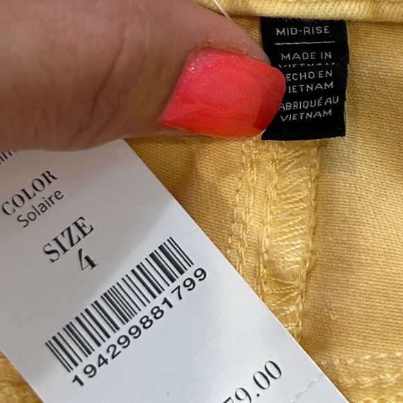 White House Black Market mid rise shorts - Picture 5 of 7